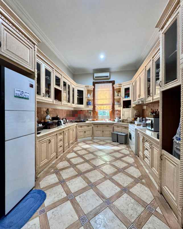 dijual rumah taman pondok indah pondok