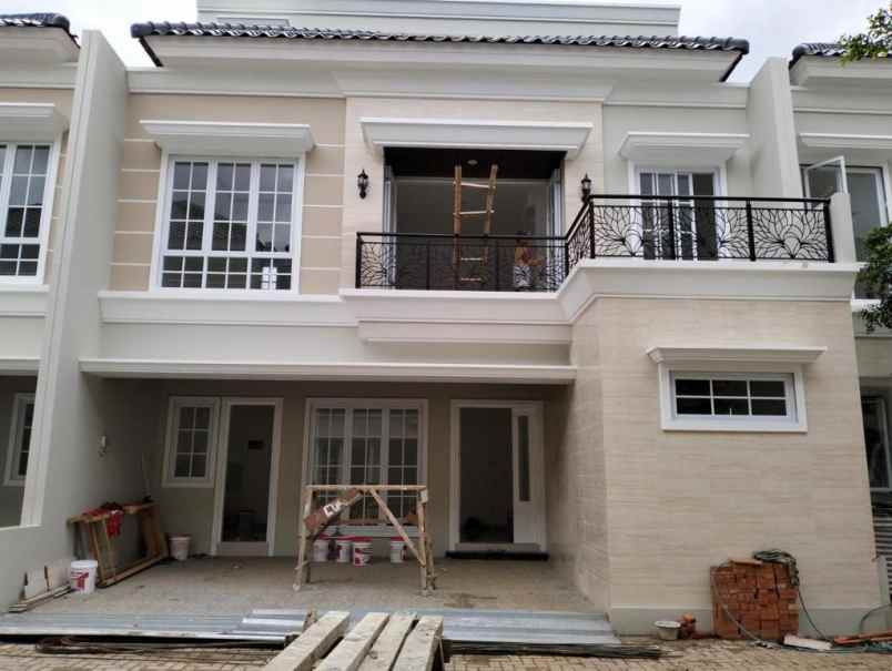 dijual rumah the south cinere