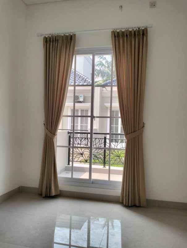 dijual rumah the south cinere