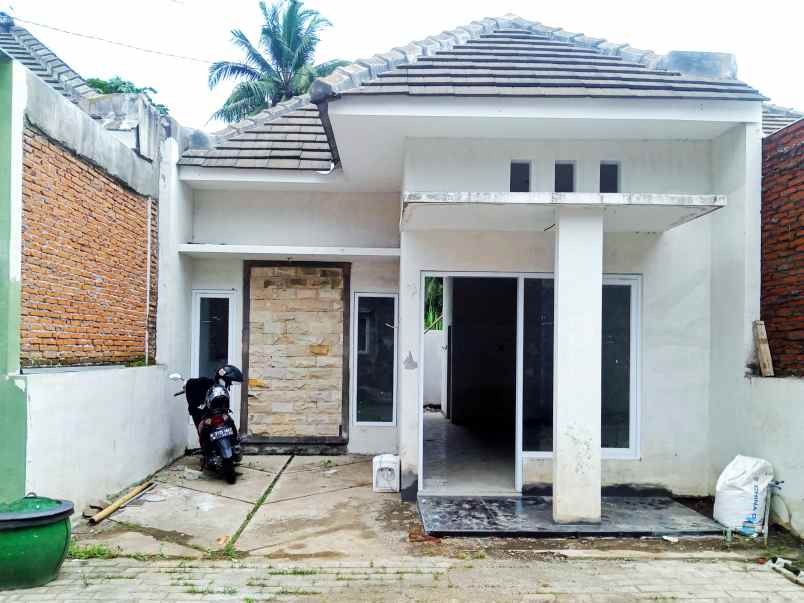 dijual rumah tlogowaru