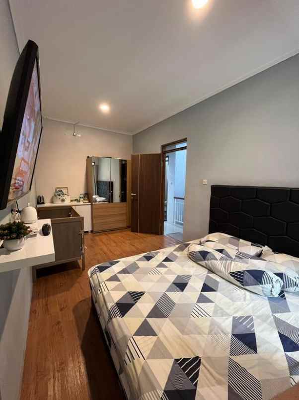 dijual rumah ubud village sariwangi bandung