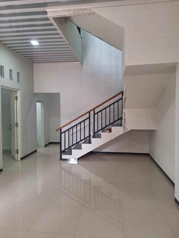 dijual rumah ungaran