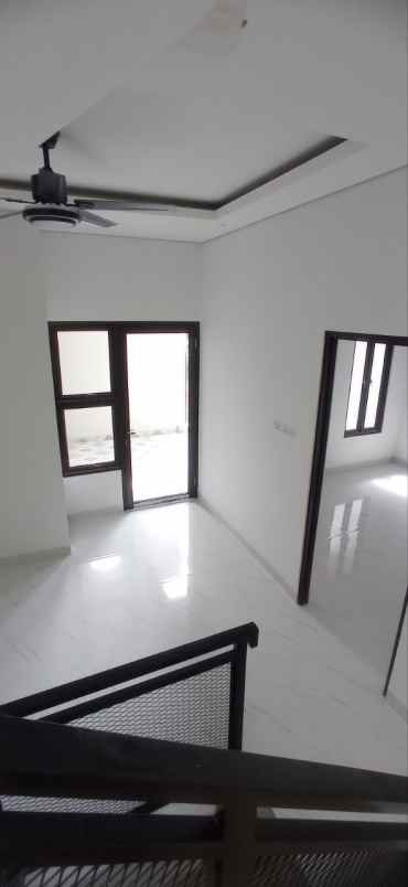 dijual rumah utan kayu