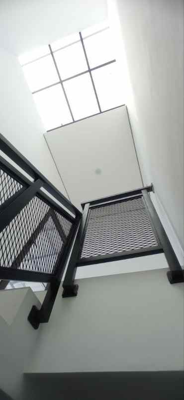 dijual rumah utan kayu