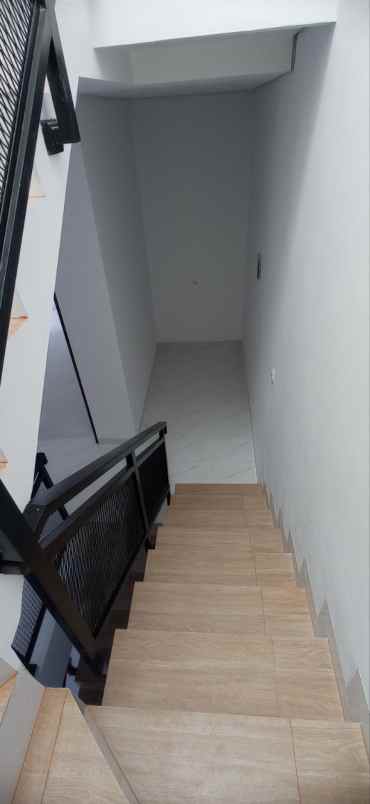 dijual rumah utan kayu