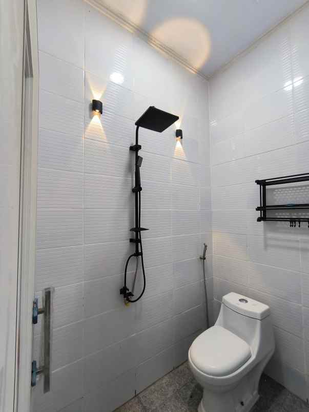 dijual rumah villa gading harapan bekasi