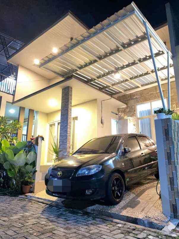 dijual rumah villa lokasi metro kota batu