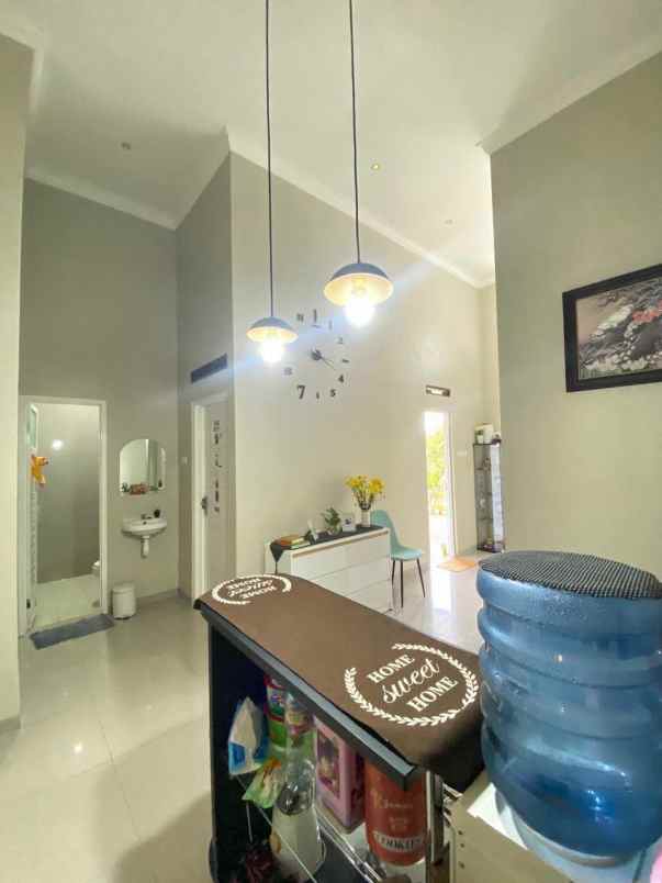 dijual rumah villa lokasi metro kota batu