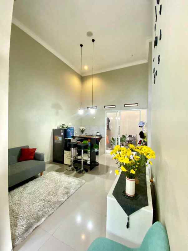 dijual rumah villa lokasi metro kota batu