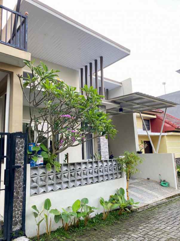 dijual rumah villa lokasi metro kota batu