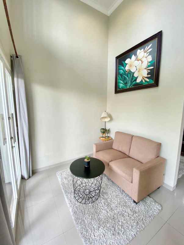 dijual rumah villa lokasi metro kota batu