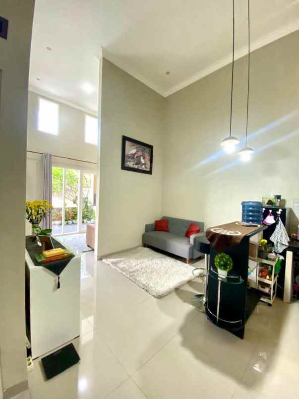 dijual rumah villa lokasi metro kota batu