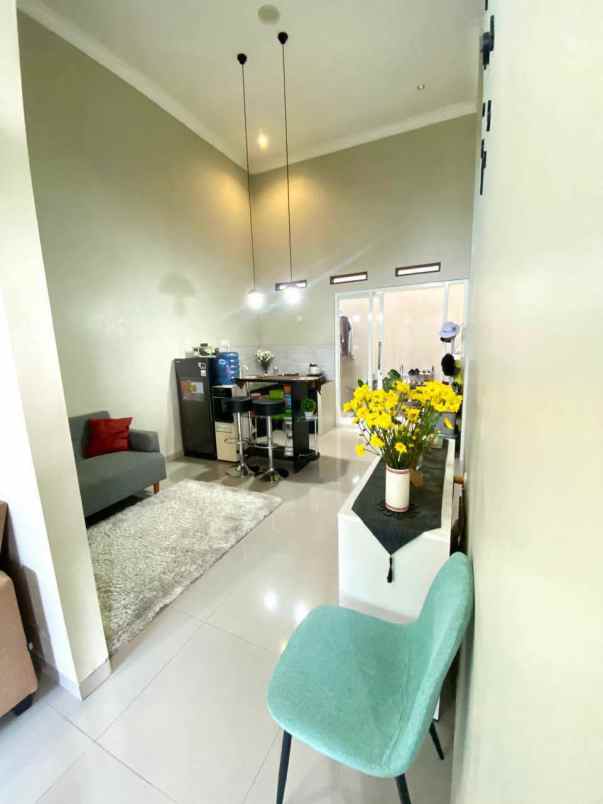 dijual rumah villa lokasi metro kota batu