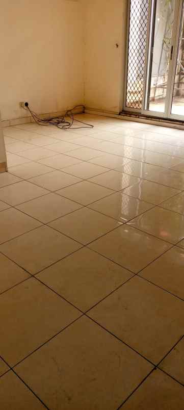 dijual rumah villa permata gading