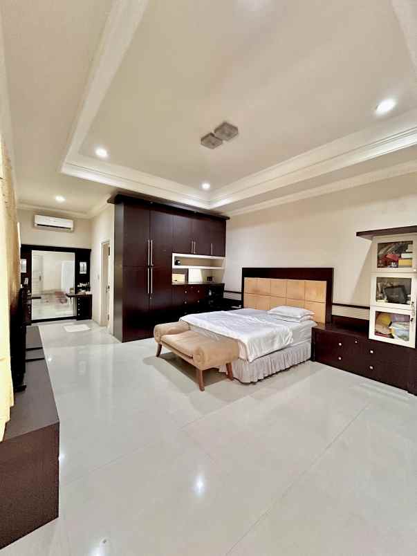 dijual rumah villa sentra raya citraland