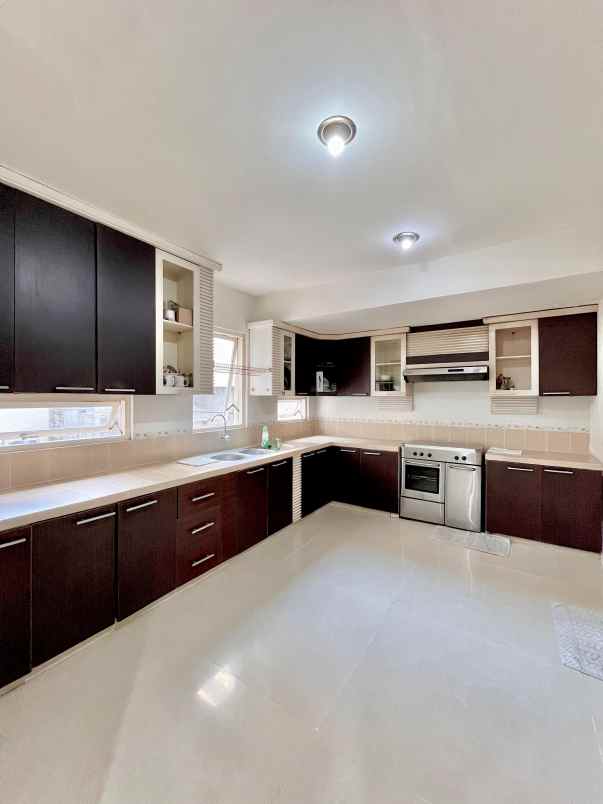 dijual rumah villa sentra raya citraland