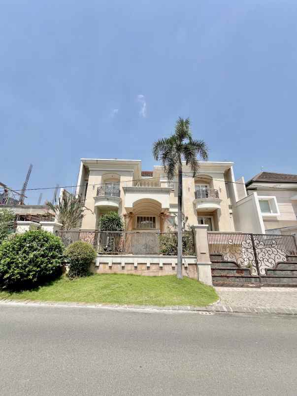 dijual rumah villa sentra raya citraland