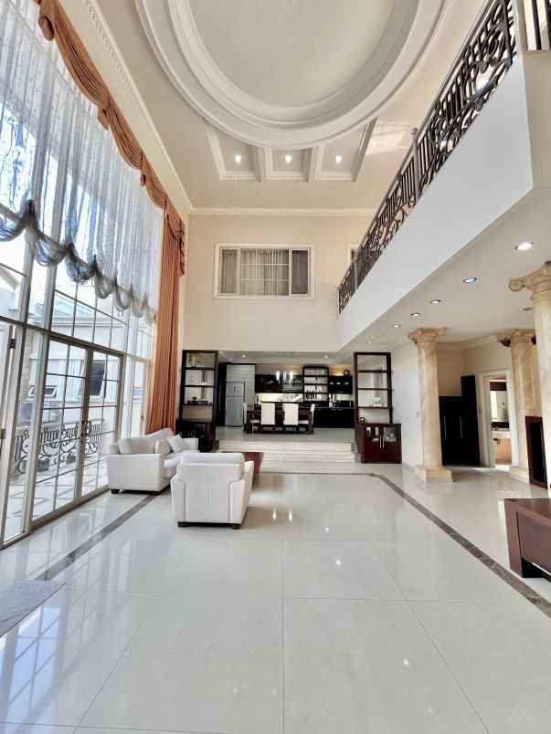 dijual rumah villa sentra raya citraland