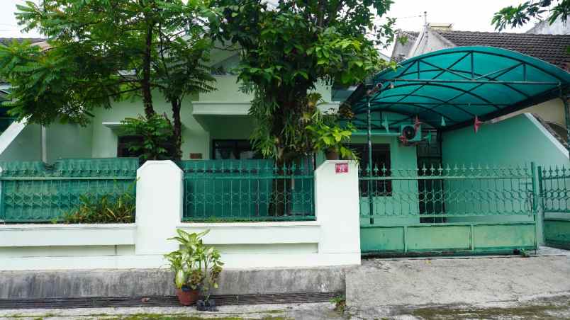 dijual rumah villa seturan indah