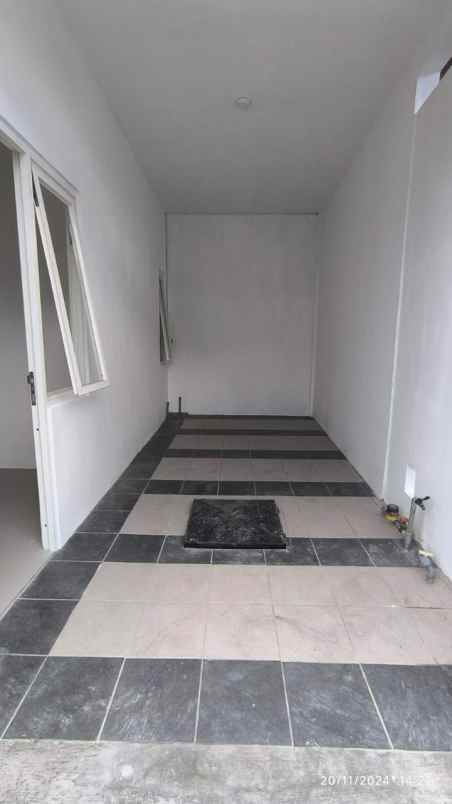dijual rumah wisma tirta agung