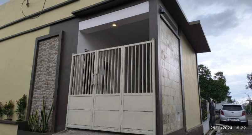 dijual rumah wisma tirta agung