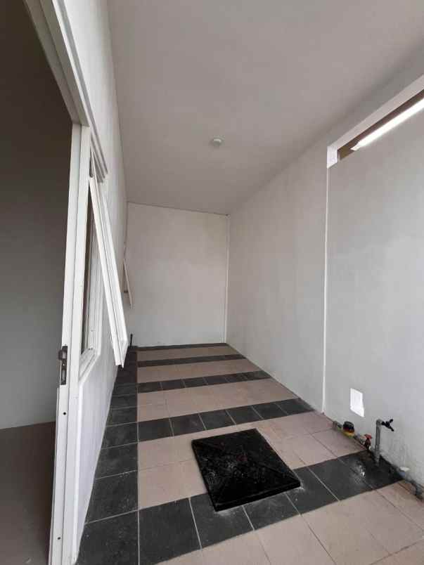 dijual rumah wisma tirta agung