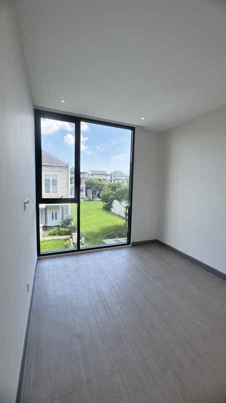 dijual rumah woodland citraland