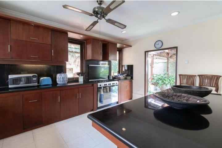 dijual vilka lokasu canggu denpasar bali