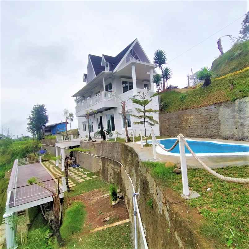dijual villa kota wisata kemuning