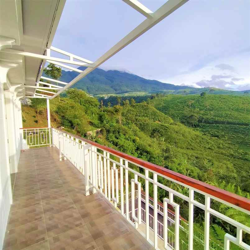 dijual villa kota wisata kemuning