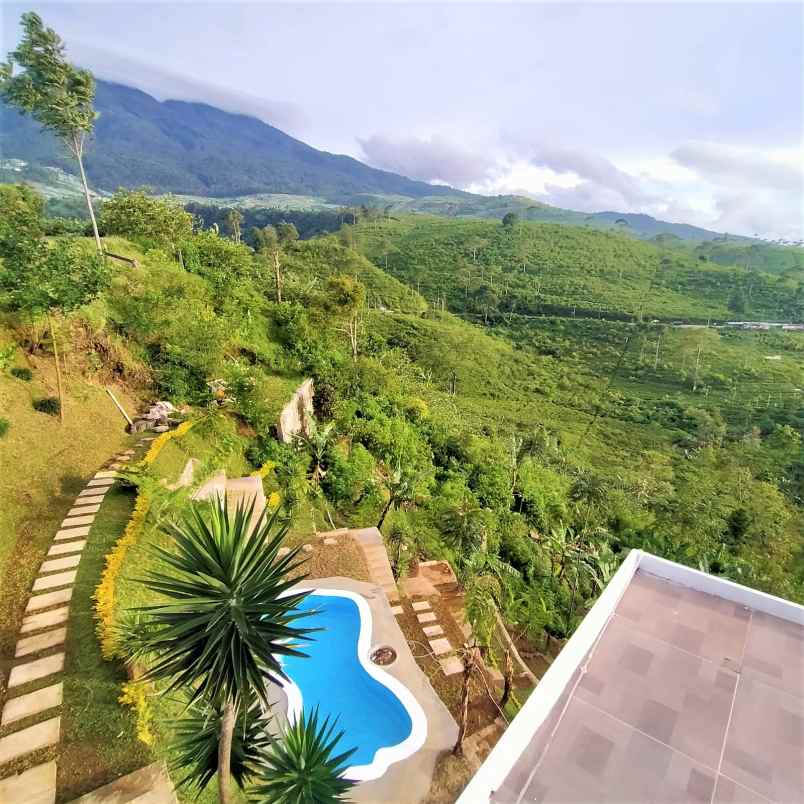 dijual villa kota wisata kemuning