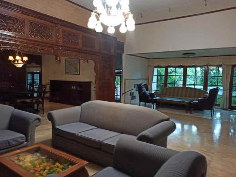 dijual villa mumbul nusa dua kec kuta