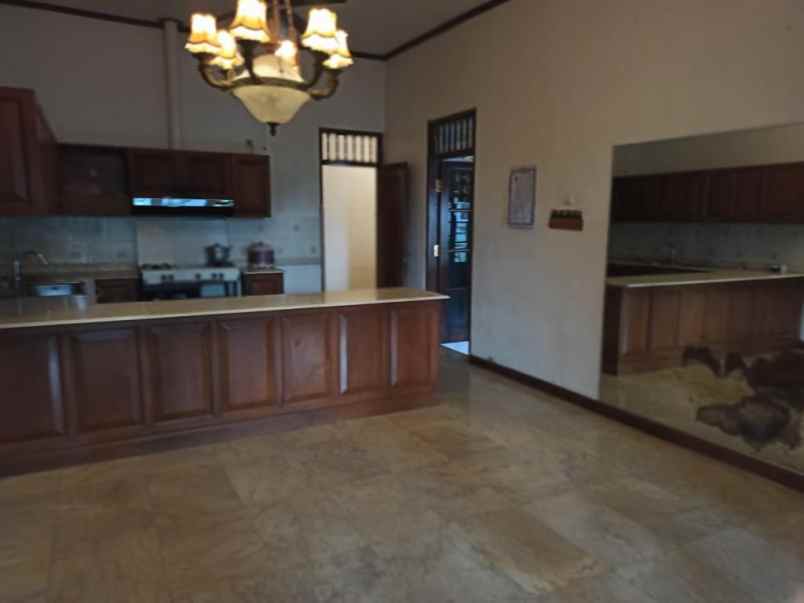 dijual villa mumbul nusa dua kec kuta