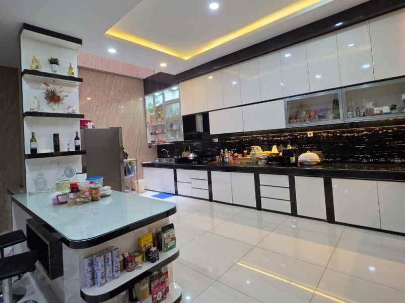 dijual villa mutiara palace full furmished
