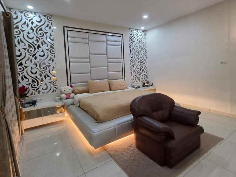 dijual villa mutiara palace full furmished