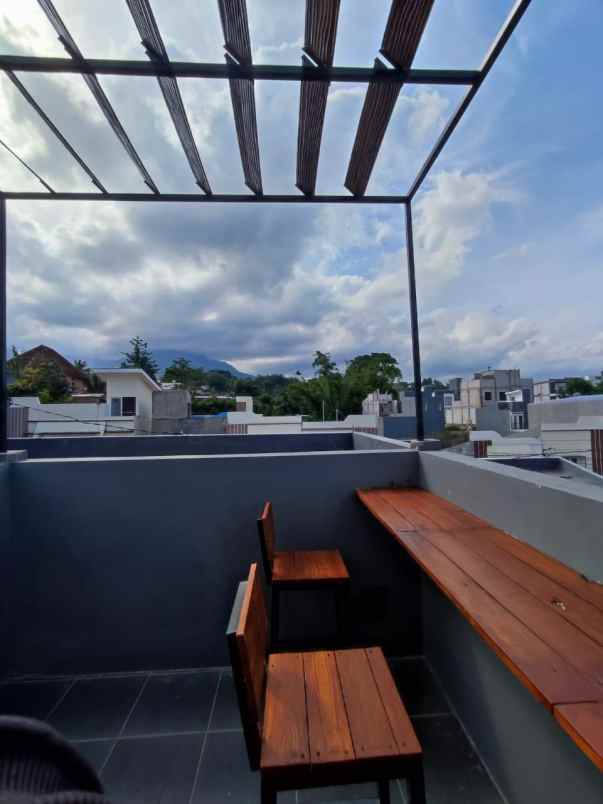 dijual villa royal arois villa and