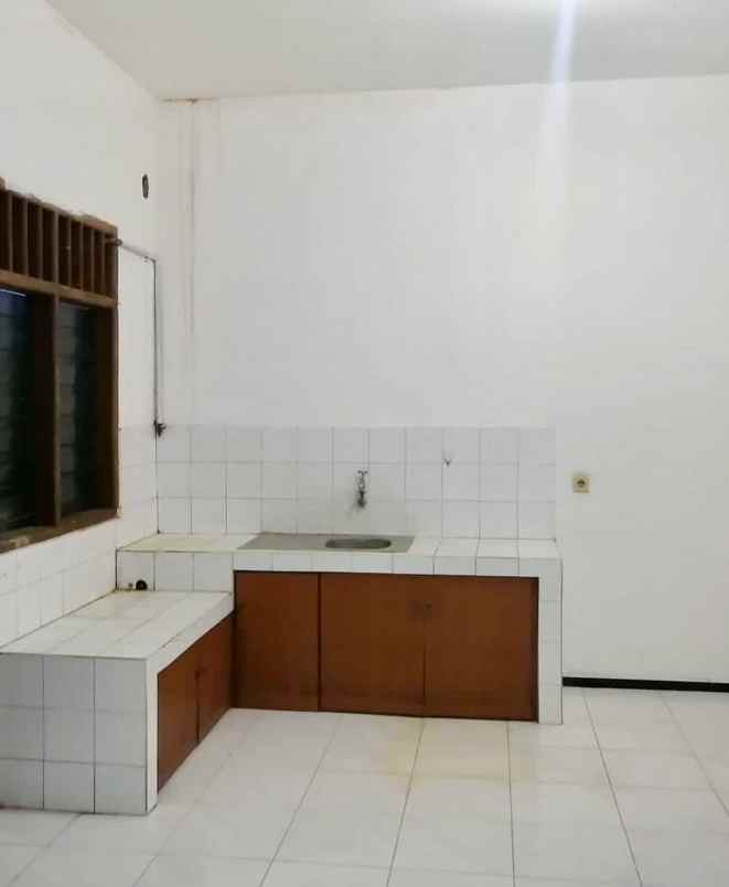 disewakan murah rumah di ngagel surabaya