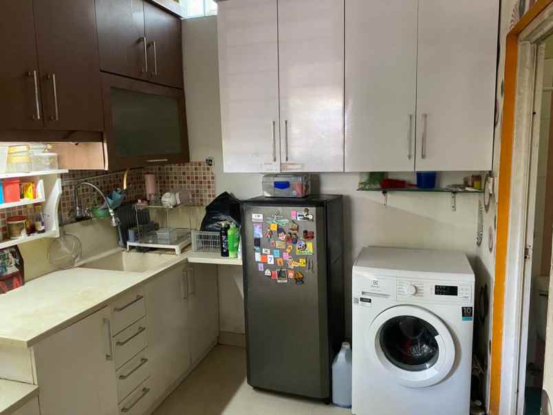 disewakan rumah alamat taman royal 3