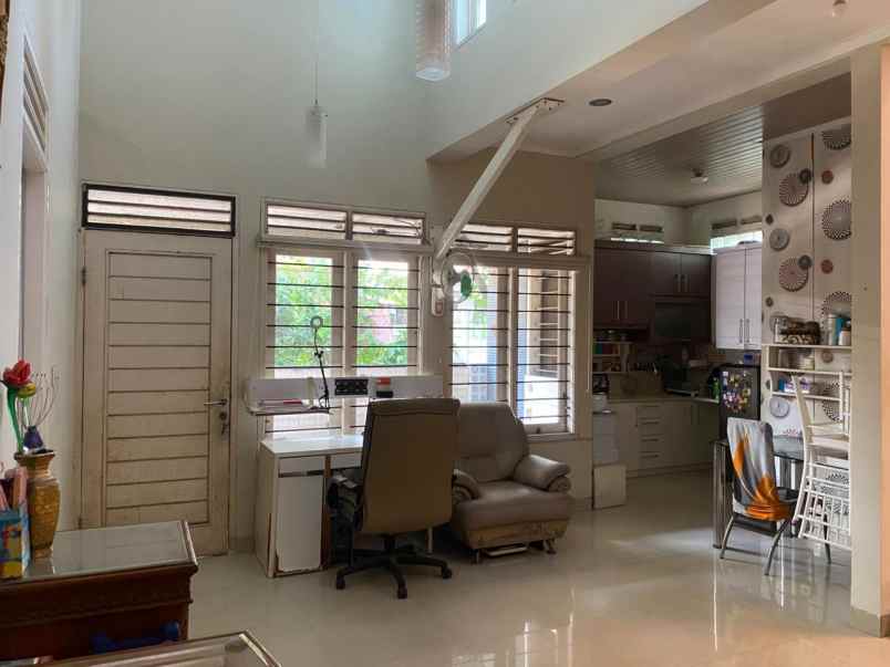 disewakan rumah alamat taman royal 3