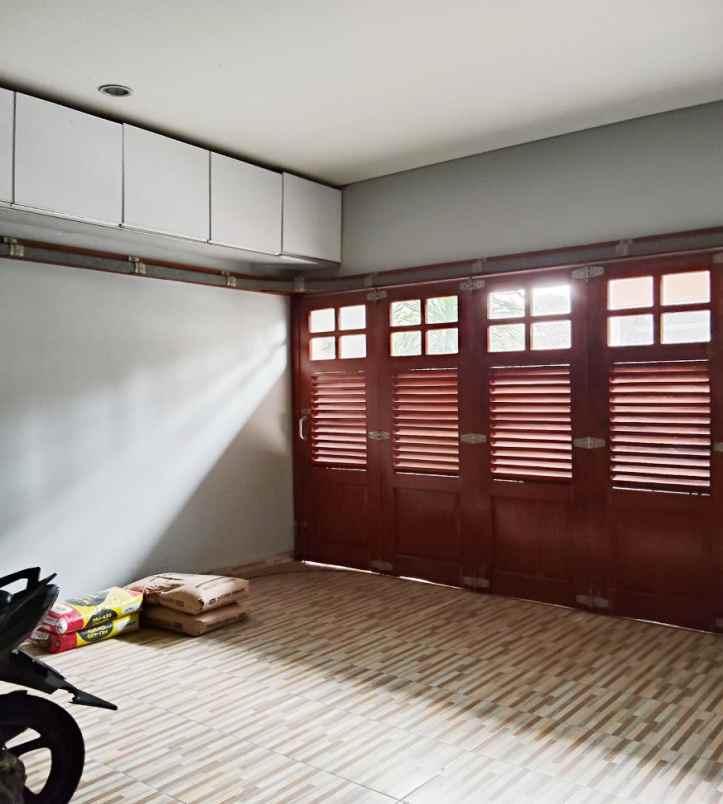 disewakan rumah crystal vista residence jl