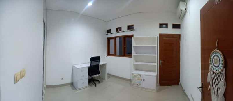 disewakan rumah crystal vista residence jl