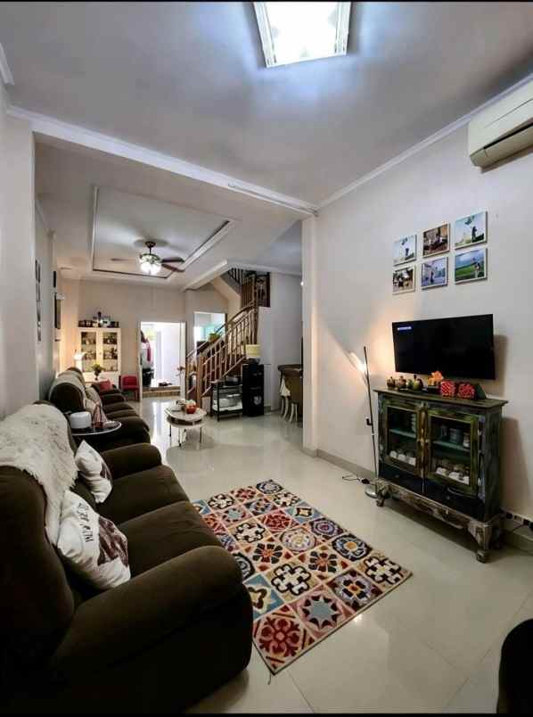 disewakan rumah dalam komplek kav dki jakarta timur