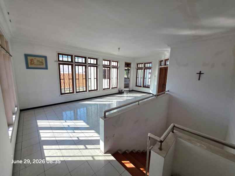 disewakan rumah darmo permai timur