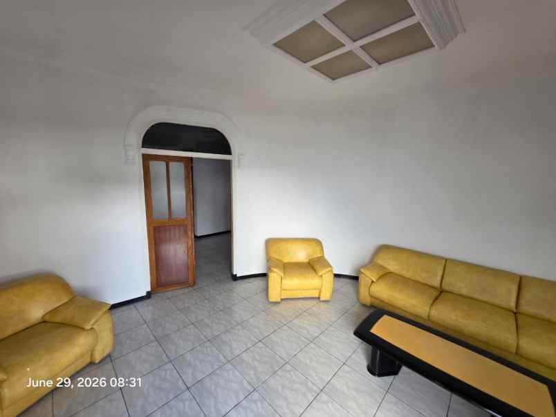disewakan rumah darmo permai timur