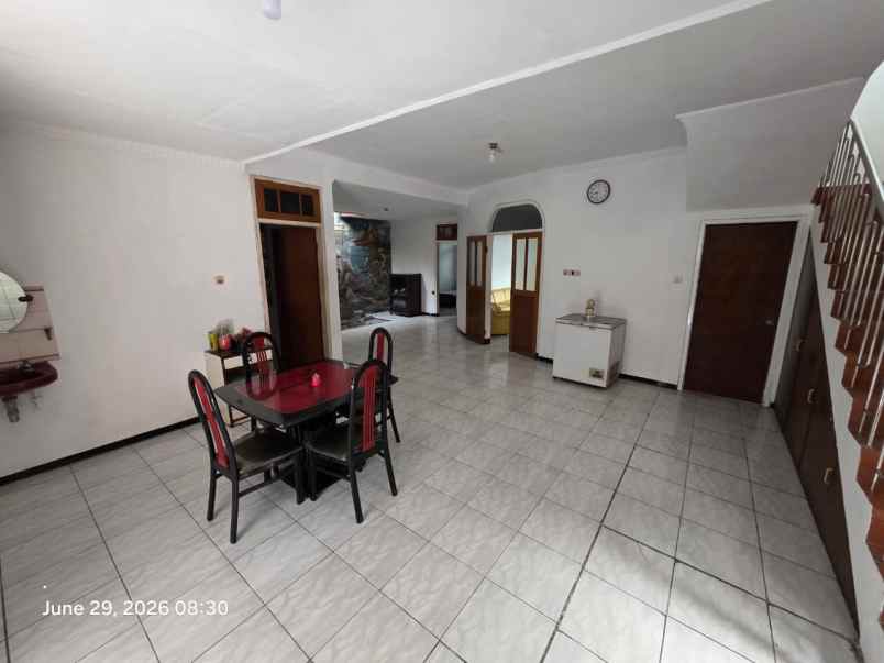 disewakan rumah darmo permai timur
