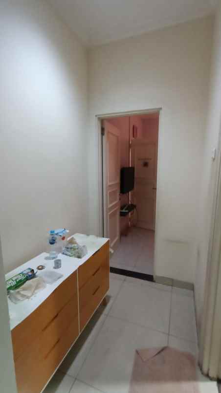 disewakan rumah jalan katamaran indah