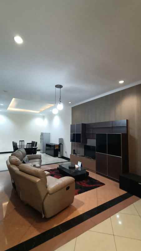 disewakan rumah jalan katamaran indah