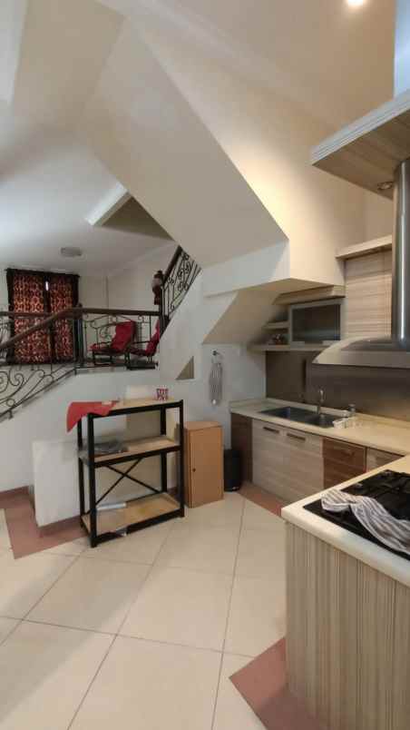 disewakan rumah jalan katamaran indah