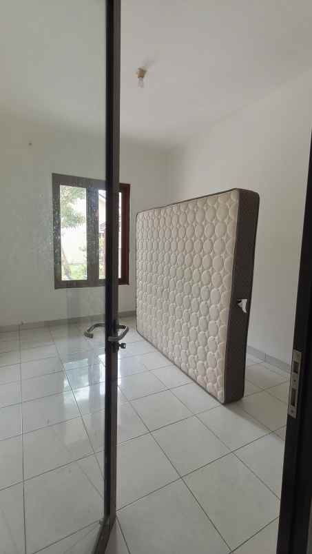 disewakan rumah perumahan legenda wisata