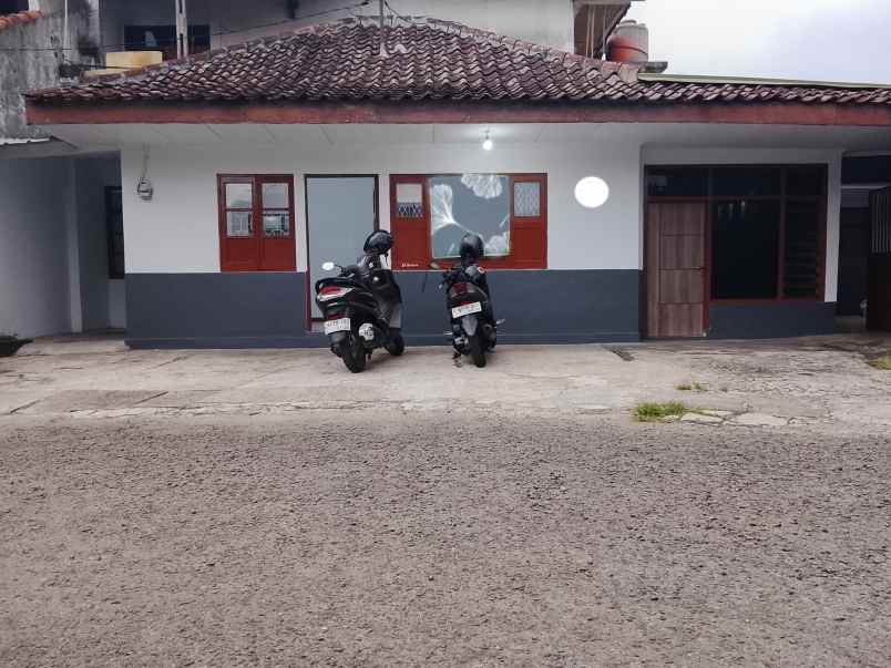 disewakan rumah sayap jl pajajaran bandung